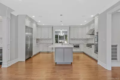 4 Carriage Court, Dix Hills, NY 11746 - Photo 21