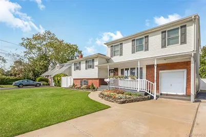 15 Whalen Street, North Babylon, NY 11703 - Photo 3