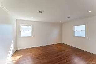 1460 Tyler Ave, East Meadow, NY 11554 - Photo 15