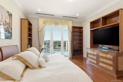 6000 Royal Court #6303, North Hills, NY 11040 - Photo 19