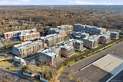 6000 Royal Court #6303, North Hills, NY 11040 - Photo 41