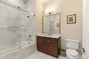 6000 Royal Ct, North Hills, NY 11040 - Photo 33