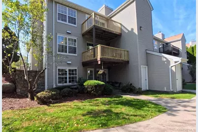 1020 Washington Green, New Windsor, NY 12553 - Photo 3