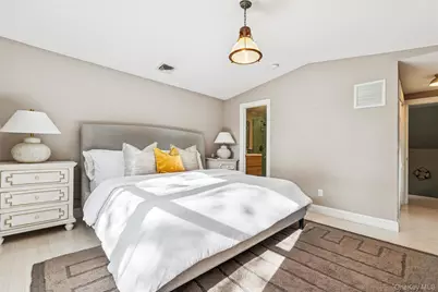 212 Lumber Ln, Bridgehampton, NY 11932 - Photo 17