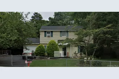 4 Johnson Court, Centereach, NY 11720 - Photo 3