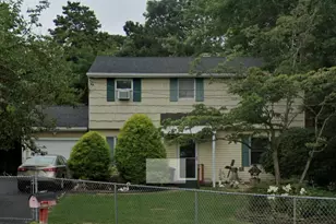 4 Johnson Ct, Centereach, NY 11720 - Photo 3