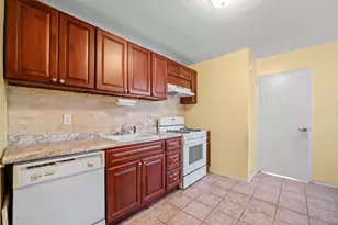 241-20 Northern Blvd, Douglaston, NY 11362 - Photo 9