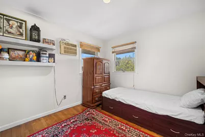 94 Phipps Lane, Plainview, NY 11803 - Photo 31