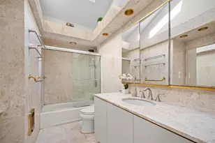 94 Phipps Ln, Plainview, NY 11803 - Photo 33