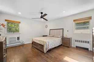 94 Phipps Ln, Plainview, NY 11803 - Photo 23