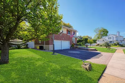 94 Phipps Lane, Plainview, NY 11803 - Photo 3