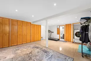 94 Phipps Ln, Plainview, NY 11803 - Photo 39