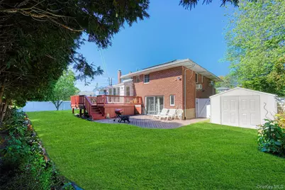 94 Phipps Lane, Plainview, NY 11803 - Photo 43