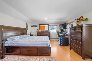 94 Phipps Ln, Plainview, NY 11803 - Photo 37