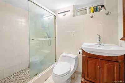 94 Phipps Lane, Plainview, NY 11803 - Photo 41