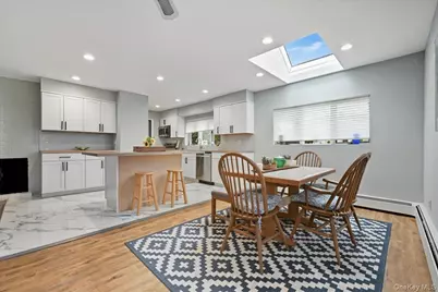 16 Ridge Drive E, Roslyn, NY 11576 - Photo 11