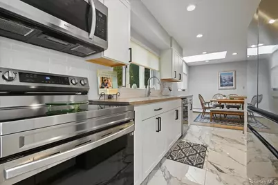 16 Ridge Drive E, Roslyn, NY 11576 - Photo 5