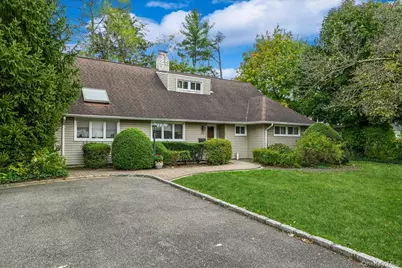 16 Ridge Drive E, Roslyn, NY 11576 - Photo 3