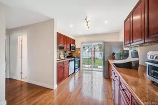 131 Lee Ave, Hicksville, NY 11801 - Photo 13