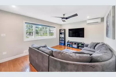 131 Lee Avenue, Hicksville, NY 11801 - Photo 7