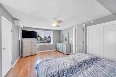 131 Lee Avenue, Hicksville, NY 11801 - Photo 21