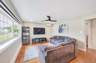 131 Lee Ave, Hicksville, NY 11801 - Photo 5