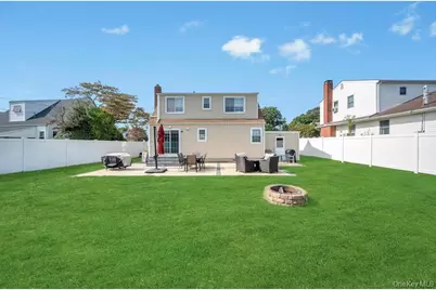 131 Lee Avenue, Hicksville, NY 11801 - Photo 29