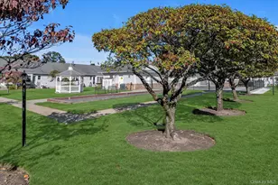 20 Primrose Ln, North Babylon, NY 11703 - Photo 17