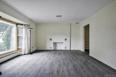 35 Red Oak Place, Massapequa, NY 11758 - Photo 3