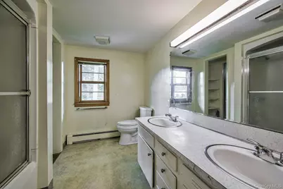 35 Red Oak Place, Massapequa, NY 11758 - Photo 15