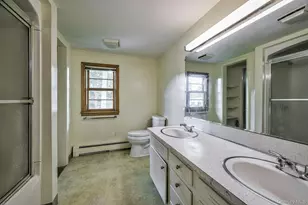 35 Red Oak Pl, Massapequa, NY 11758 - Photo 15