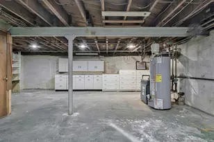 35 Red Oak Pl, Massapequa, NY 11758 - Photo 17