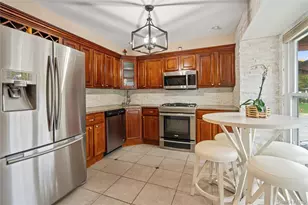 8 Eucalyptus Ct, Selden, NY 11784 - Photo 11