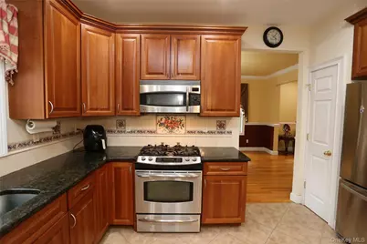 79 E Hall Avenue, New City, NY 10956 - Photo 17