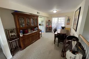 107 Mariners Way, Copiague, NY 11726 - Photo 15