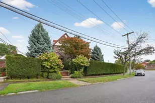 9-15 Malba Dr, Whitestone, NY 11357 - Photo 15