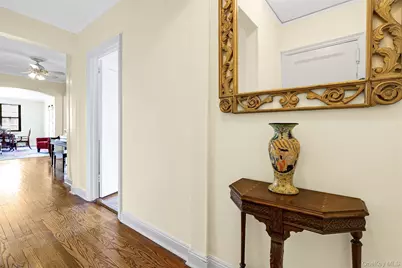 98-120 Queens Boulevard #5/D, Rego Park, NY 11374 - Photo 5