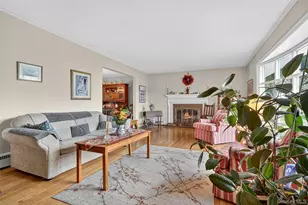 14 Halsey Pl, Valhalla, NY 10595 - Photo 9