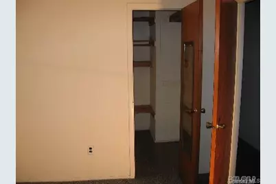 540 Oak Street, Copiague, NY 11726 - Photo 11