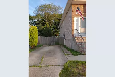 540 Oak Street, Copiague, NY 11726 - Photo 21