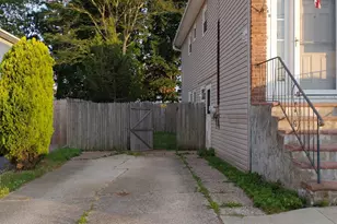 540 Oak St, Copiague, NY 11726 - Photo 21