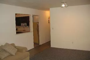 540 Oak St, Copiague, NY 11726 - Photo 13