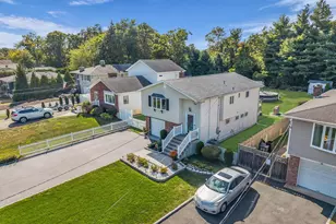 316 Vanderbilt Blvd, Oakdale, NY 11769 - Photo 29