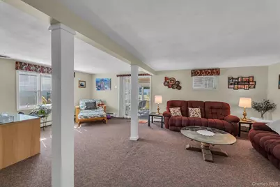 316 Vanderbilt Boulevard, Oakdale, NY 11769 - Photo 17