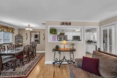 316 Vanderbilt Boulevard, Oakdale, NY 11769 - Photo 9