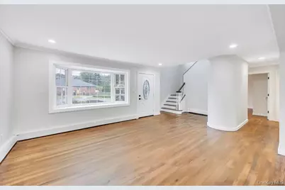 106 Southern Boulevard, Hauppauge, NY 11788 - Photo 7