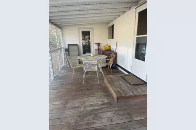 1661 Old Country Road #308, Riverhead, NY 11901 - Photo 3