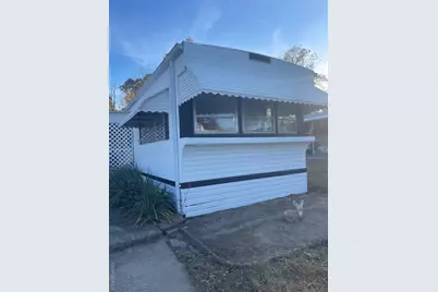 1661 Old Country Road #308, Riverhead, NY 11901 - Photo 9