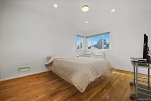 1982 Stratford Dr, Westbury, NY 11590 - Photo 15