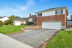 1982 Stratford Dr, Westbury, NY 11590 - Photo 3